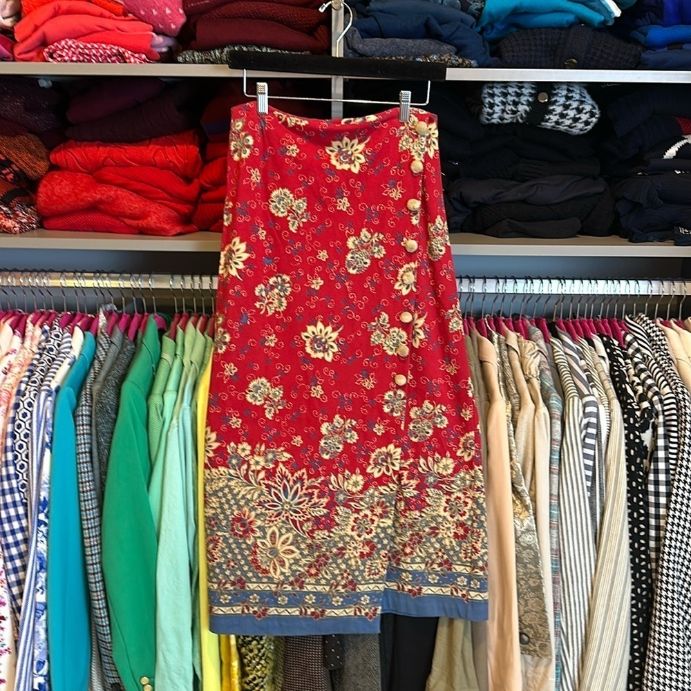 Unbranded red/blue/tan flower maxi skirt size M